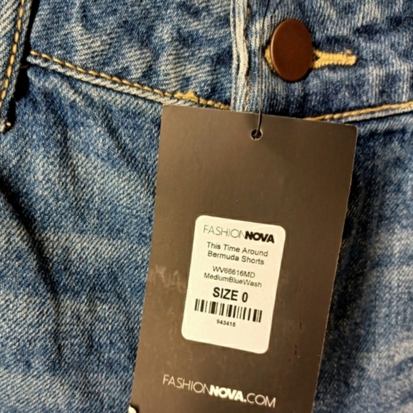 FASHION NOVA This Time Around Medium Distressed Bermuda Denim Shorts 0 (XS) NWT - Picture 3 of 10